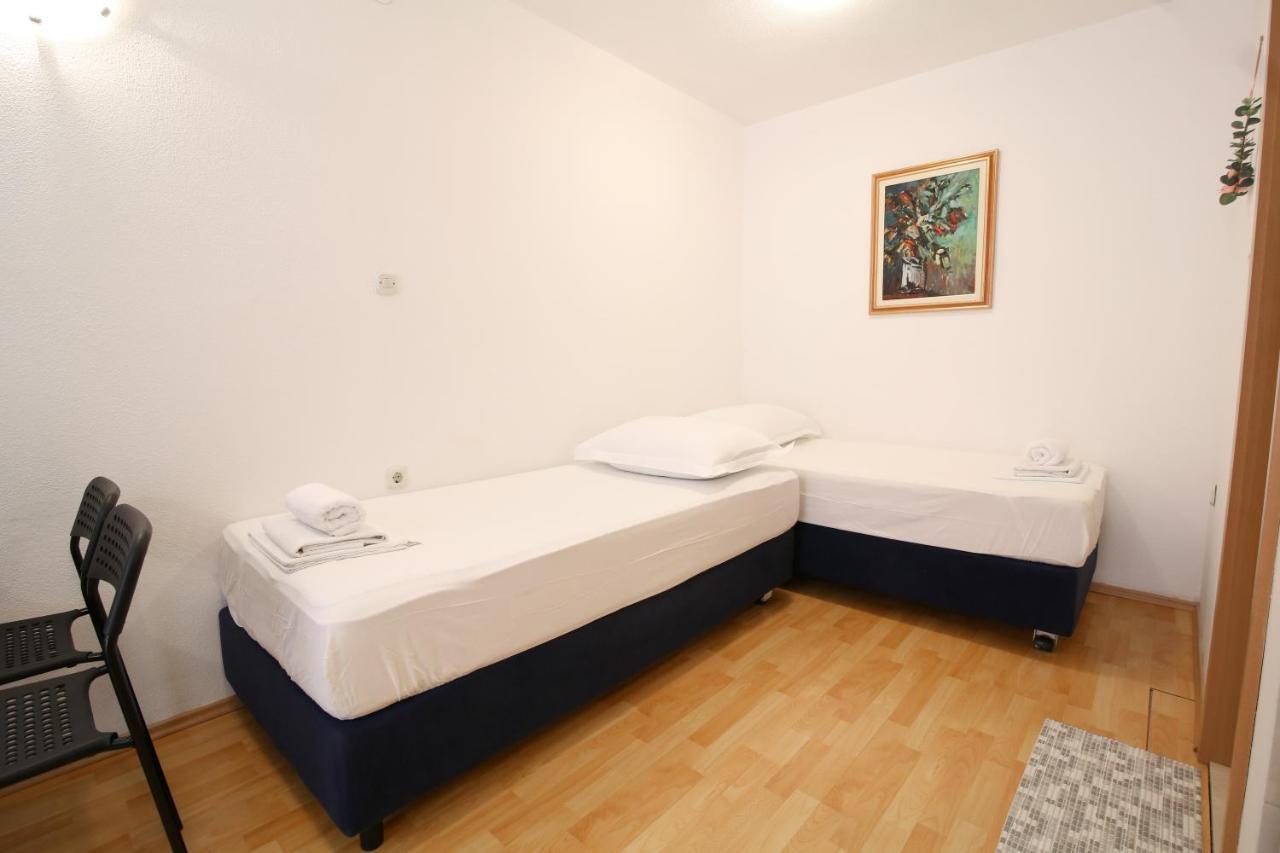 Studio Laura-Spacious Studio On The Main Beach Макарска Экстерьер фото